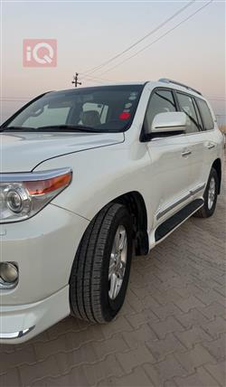 تۆیۆتا لاند کروزەر